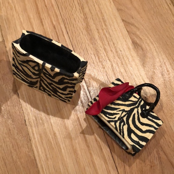 Just the right shoe, bag and shoe - Picture 2 of 2